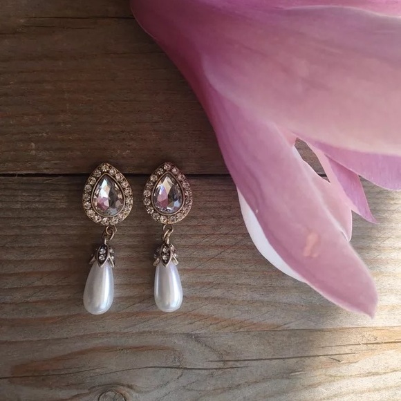 Wedding Bridal Pearl Drop Earrings - Picture 8 of 8